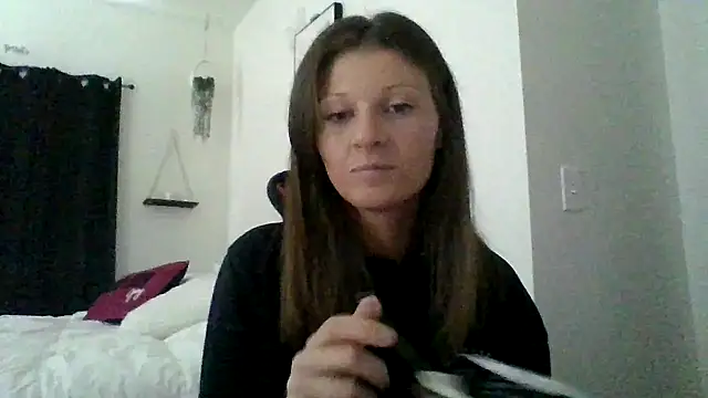 LuciousItaliaaa Show in webcam