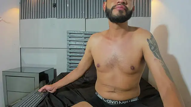 logann_jhonson webcam show