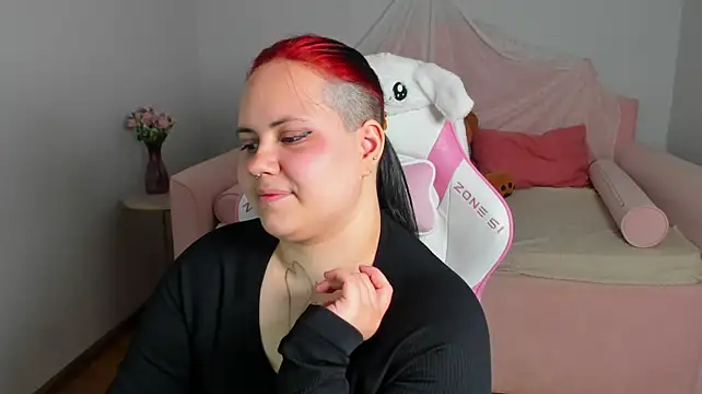 DaisyHarts Show in webcam