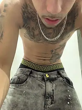 Show de dovapo777 na webcam
