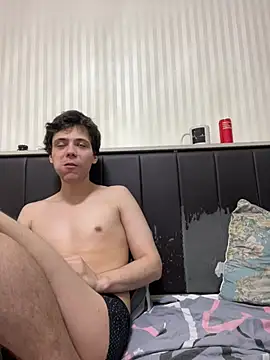 Pokazy przed kamerką – bodysex0