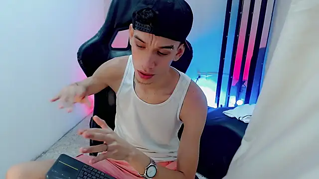 Show de YorYo_hot na webcam