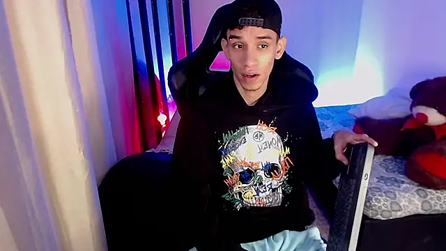 Pokazy przed kamerką – YorYo_hot