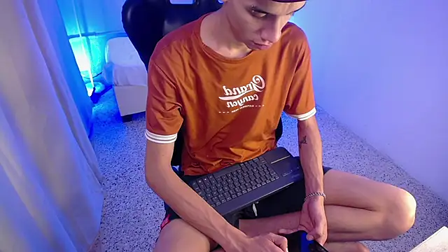 YorYo_hot: вебкам-шоу