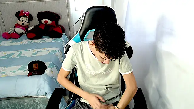 הופעת וובקאם של YorYo_hot