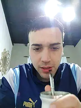 Agusss_2000 网络视讯表演