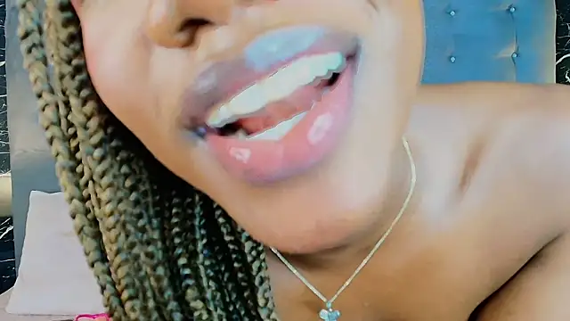 Ebony-petitee's Webcam Show