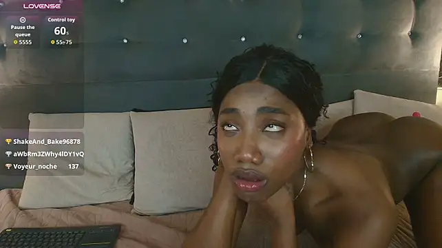 Ebony-petitee's Webcam Show
