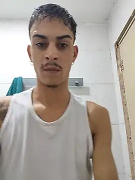 Show modela Miguel_xxt na web-kameri