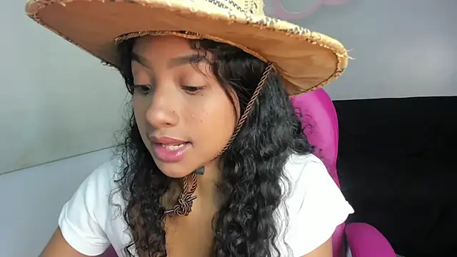 Chat XXX en directo de Doll-Star