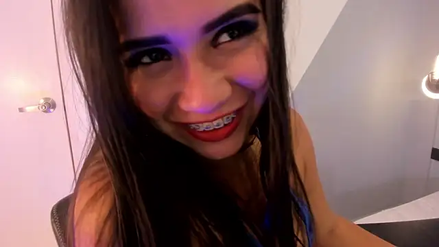 Chatroom XXX en direct de cherryladyx_mml