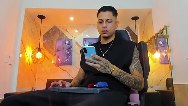 Show modela Klaar_Blessed na web-kameri