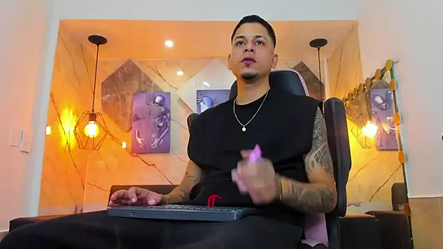 Show modela Klaar_Blessed na web-kameri