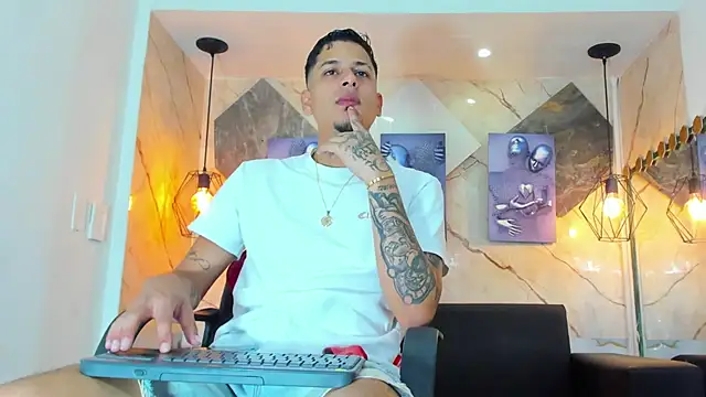 Show modela Klaar_Blessed na web-kameri
