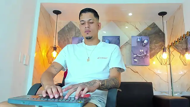Pokazy przed kamerką – Klaar_Blessed