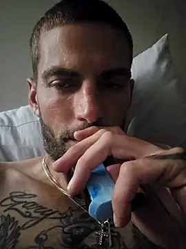 whiteboy4200: διαδικτυακό σόου στην κάμερα
