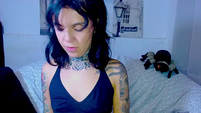 Chat +18 de Lunai_gh ao vivo