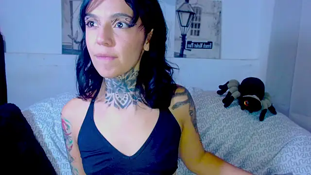 Chat +18 de Lunai_gh ao vivo