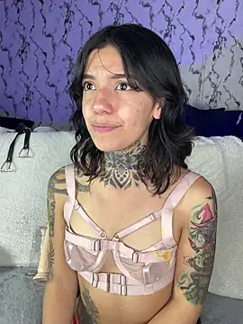 Chat XXX en directo de Lunai_gh