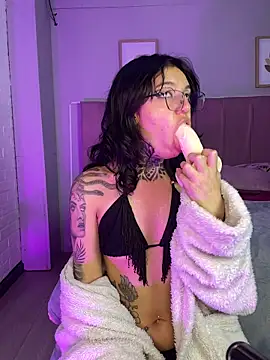 Lunai_gh's Live XXX Chat