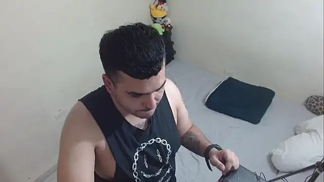 LatinBearX's Webcam Show