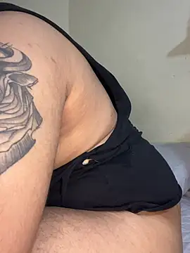 Show modela LatinBearX na web-kameri