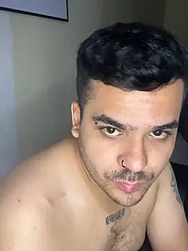 LatinBearX: вебкам-шоу