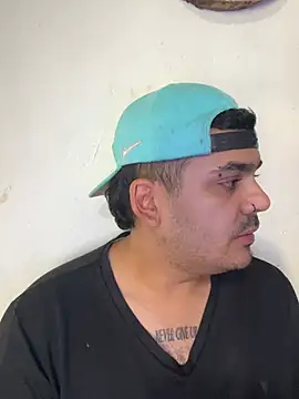 LatinBearX's Webcam Show