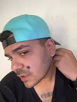 Pertunjukan Kamera Web LatinBearX