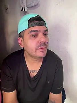 LatinBearX Show Webcam