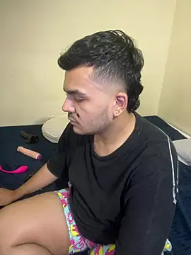 LatinBearX webkamerás műsora