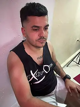 LatinBearXn Webbikameraesitys