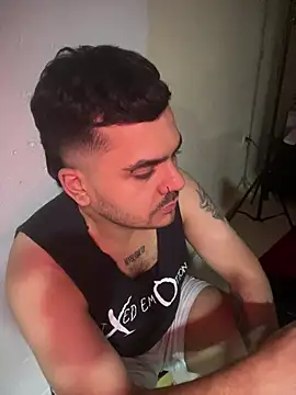 LatinBearX's Webcam Show