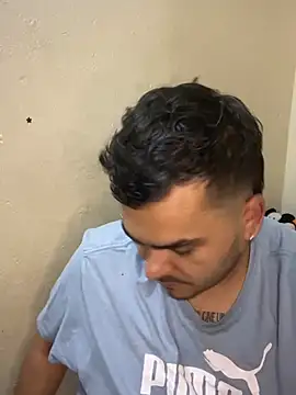 Show modela LatinBearX na web-kameri