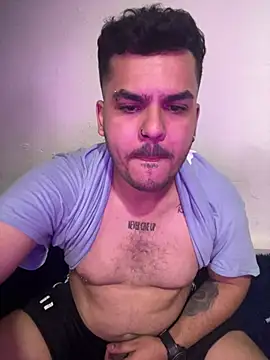 LatinBearX Webcam Show
