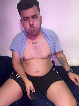 LatinBearX webcam show