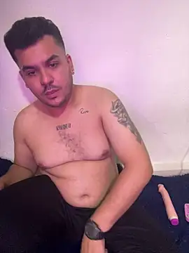 LatinBearX Webcam Show
