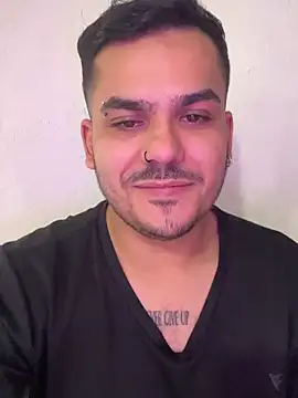 LatinBearX Webcam Show