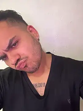 Pokazy przed kamerką – LatinBearX