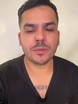 LatinBearX webcam show
