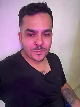 Show modela LatinBearX na web-kameri