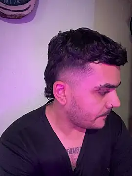 LatinBearX webcam show