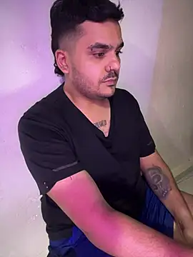LatinBearX webcam show