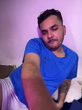 LatinBearXのウェブカメラショー