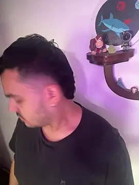 הופעת וובקאם של LatinBearX