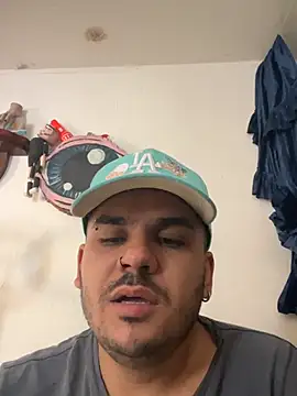 Show modela LatinBearX na web-kameri
