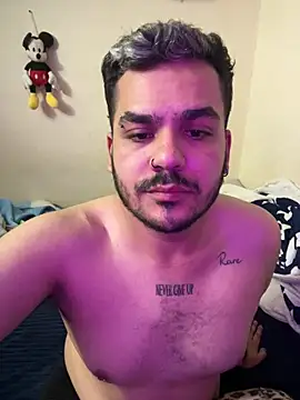 LatinBearX webcam show
