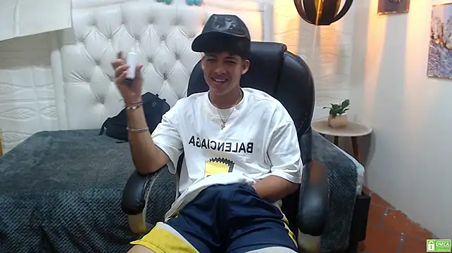 ren_storm Pertunjukan Webcam