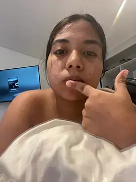 aly_nicc's Webcam Show