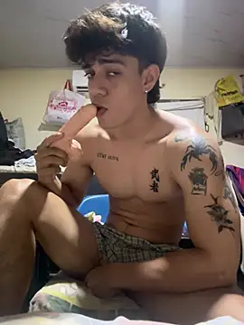 valdren_vylord Show Webcam